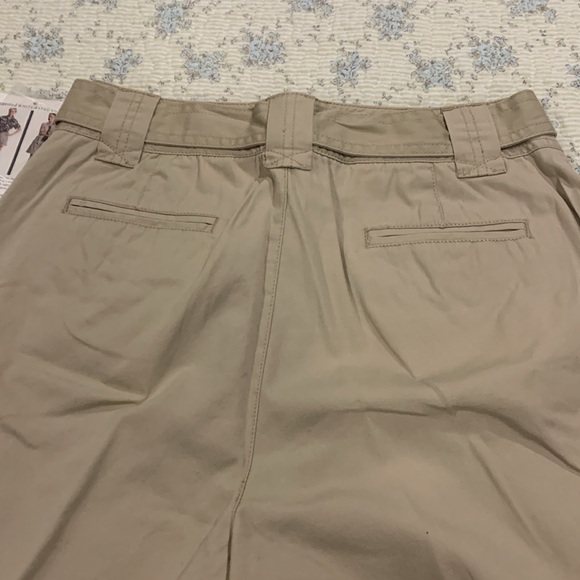 White Stag Convertible Shorts NEW Sz 6 Women’s Khaki Mid thigh or Bermuda style - Picture 10 of 11